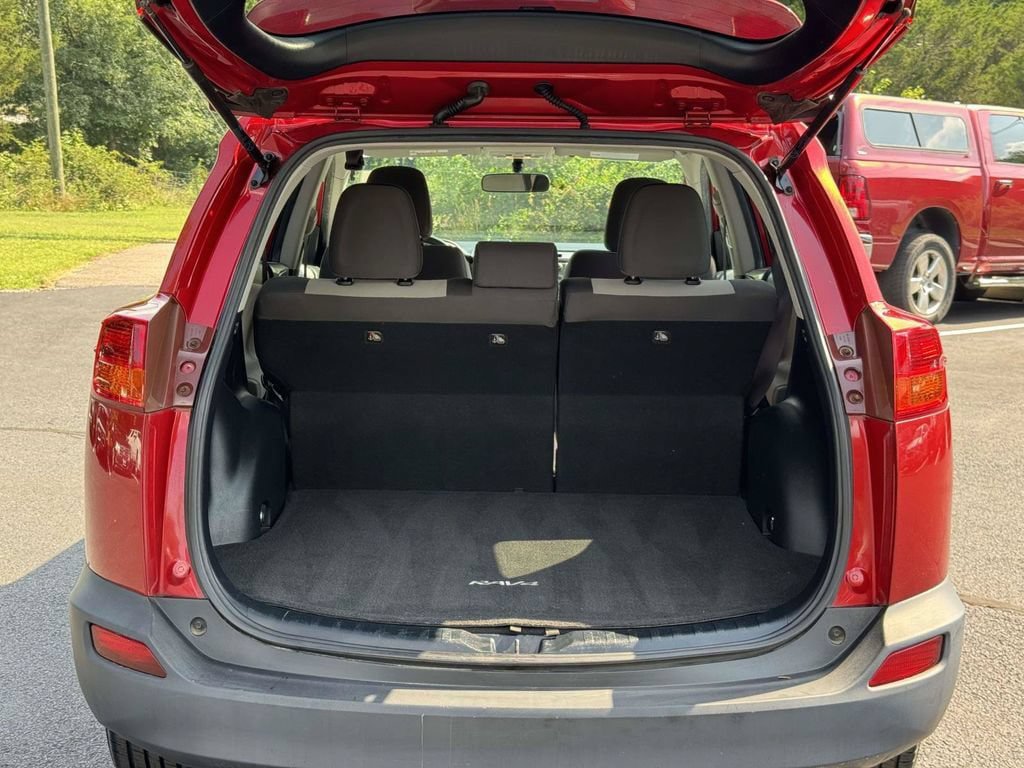 Used 2013 Toyota RAV4 XLE AWD/4WD image 17