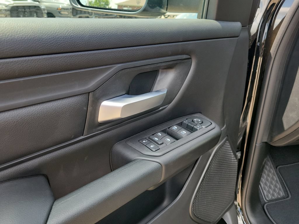 New 2026 RAM 1500 Express AWD/4WD image 14