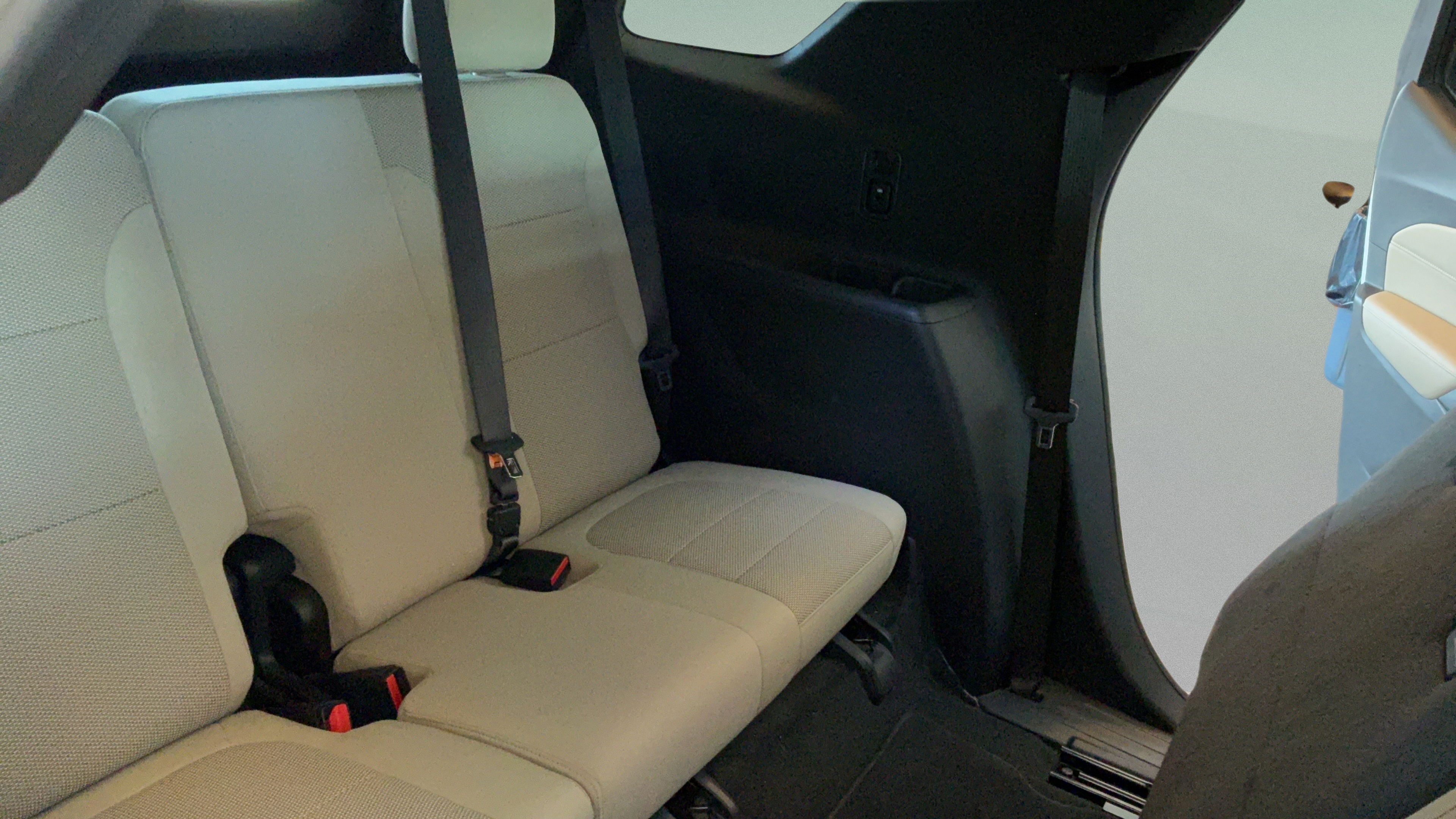 Used 2022 Chevrolet Traverse LS FWD image 29