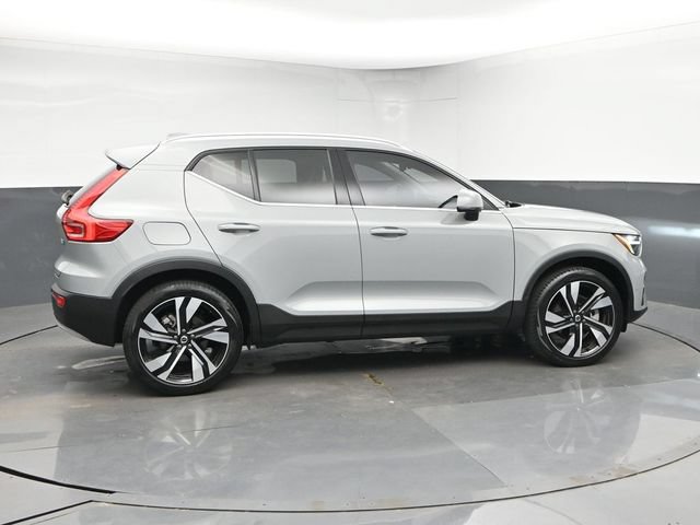 Used 2024 Volvo XC40 B5 Plus w/ Protection Package Premier AWD/4WD image 9