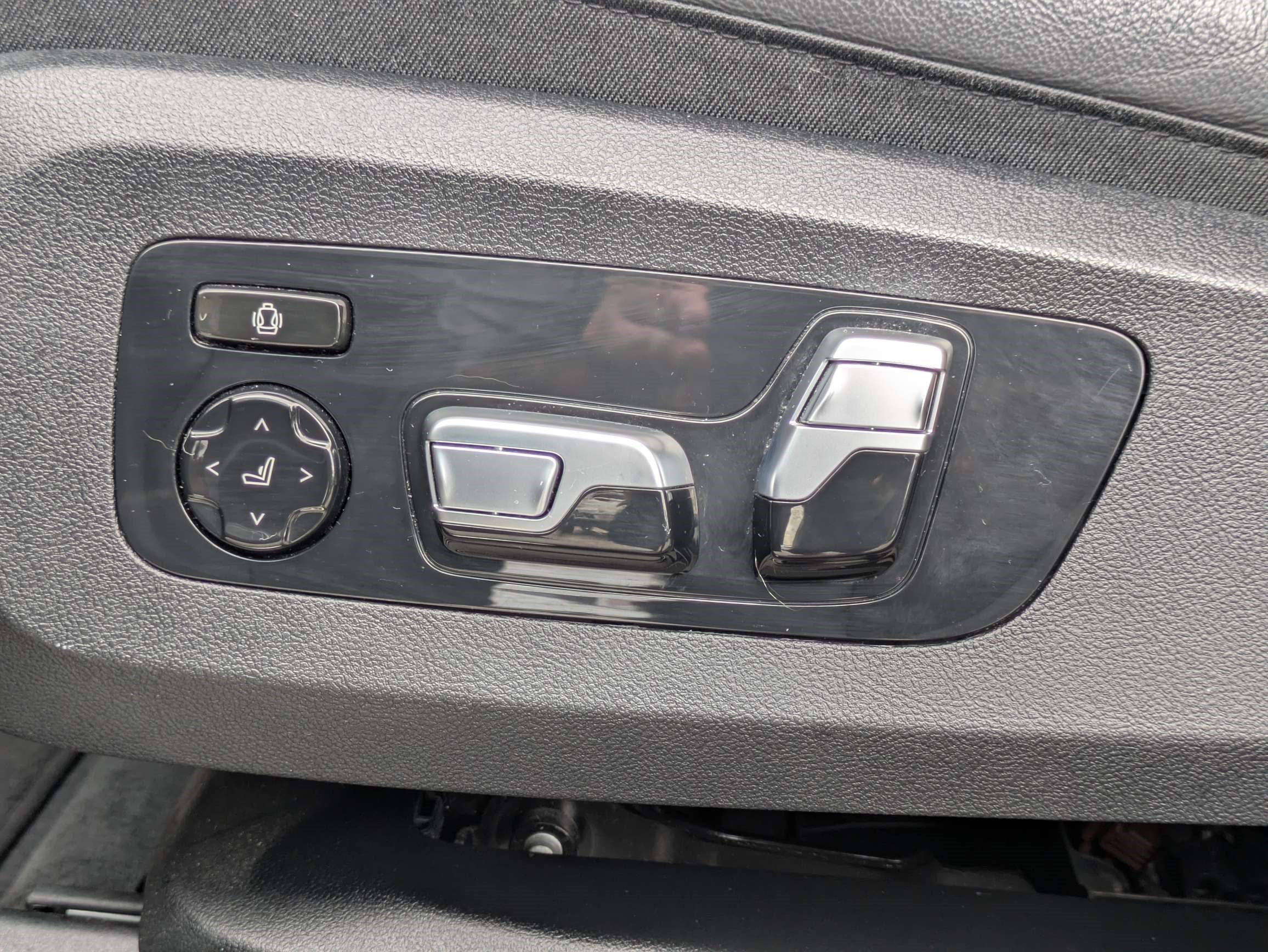 Used 2021 BMW X5 sDrive40i w/ M Sport Package RWD image 23