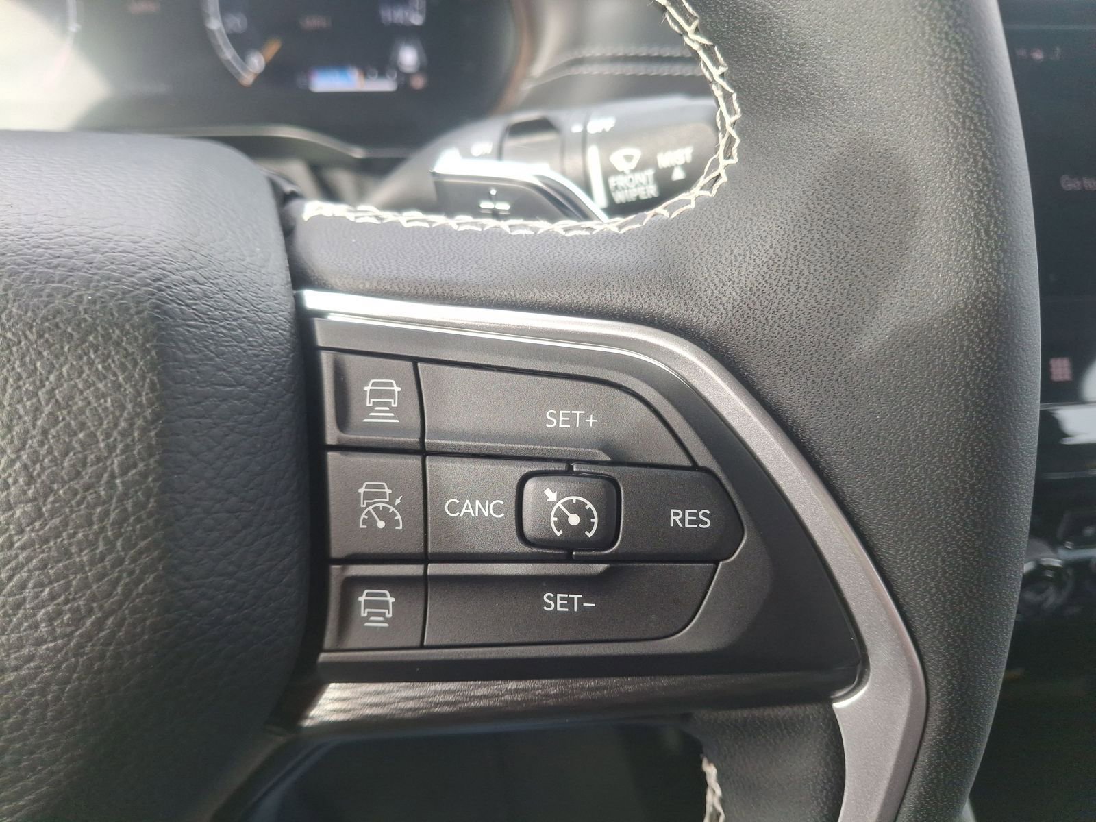 Used 2025 Jeep Grand Cherokee L Altitude image 14