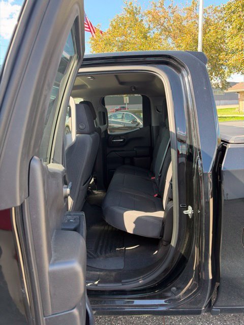 Used 2021 Chevrolet Silverado 1500 LT AWD/4WD image 17