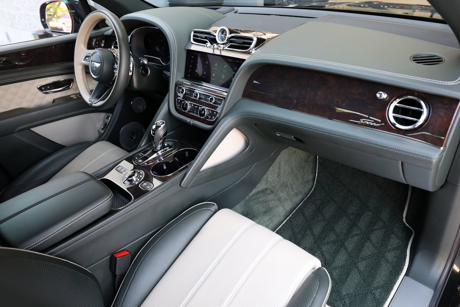 Certified 2022 Bentley Bentayga Speed AWD/4WD image 2