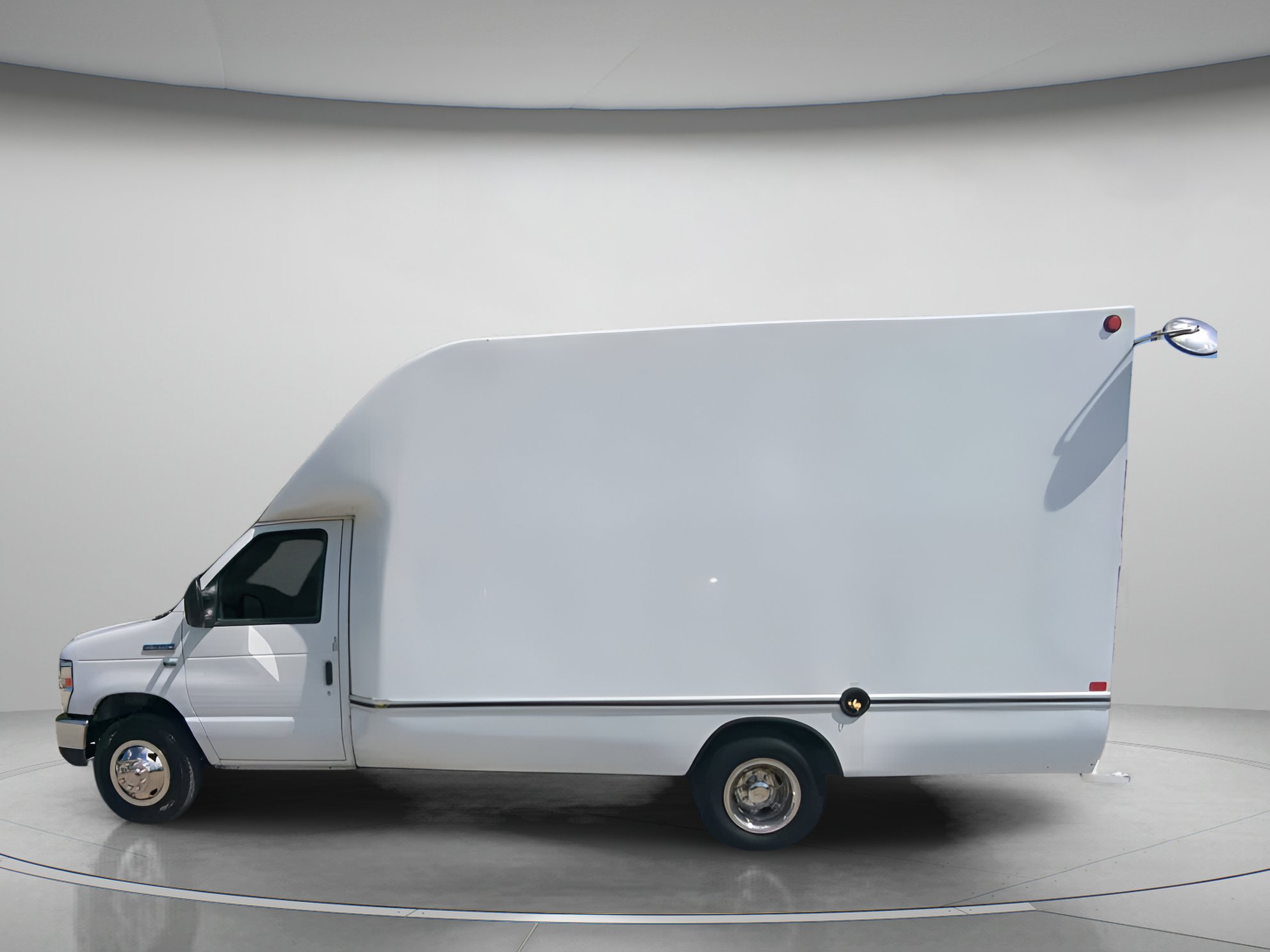 Used 2019 Ford E-350 and Econoline 350 Super Duty RWD image 17