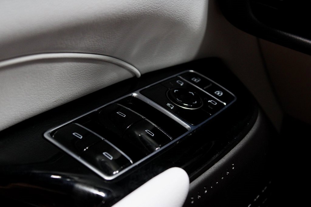 Used 2024 Cadillac Lyriq Luxury image 24