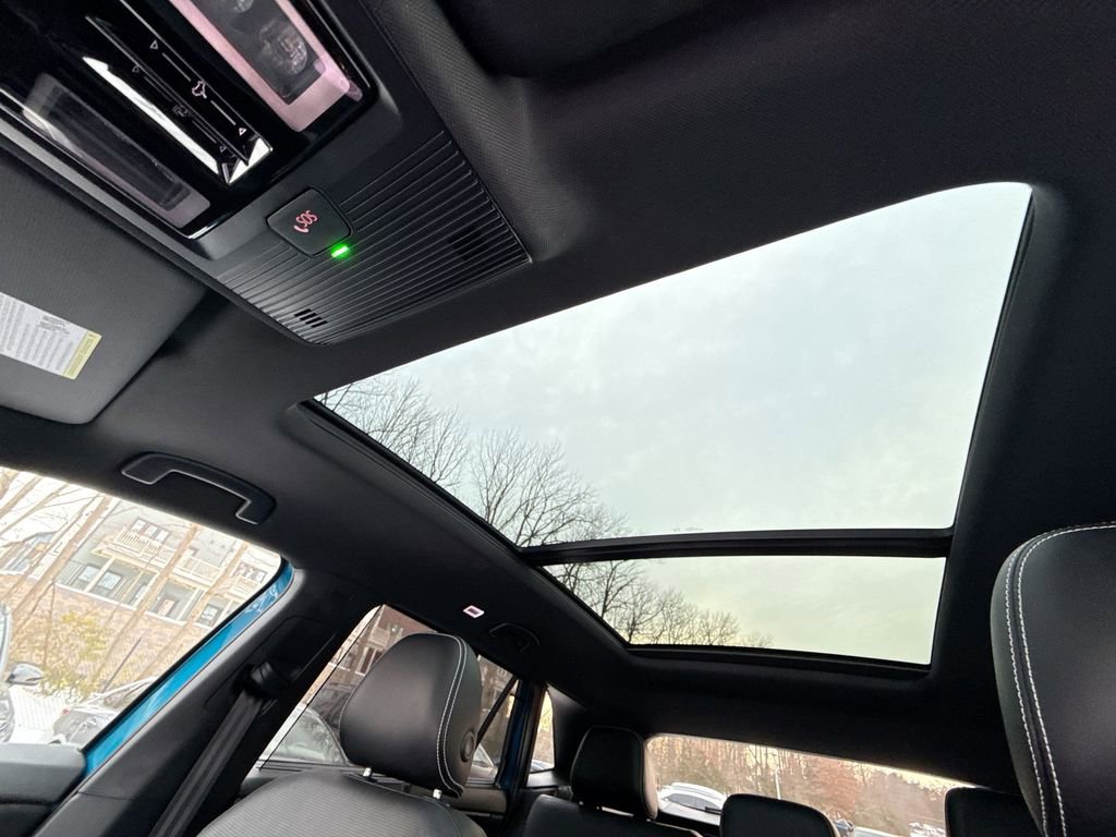 Used 2024 Volkswagen Atlas Cross Sport SEL R-Line image 16