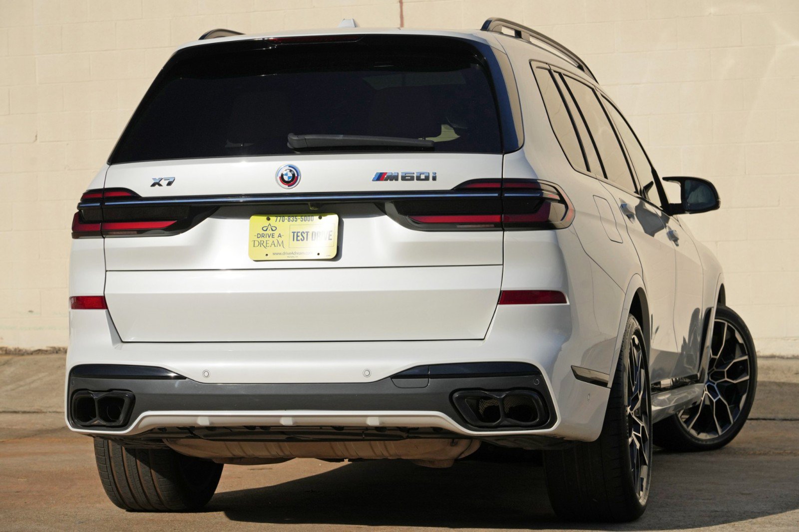 Used 2023 BMW X7 M60i w/ Climate Comfort Package AWD/4WD image 5