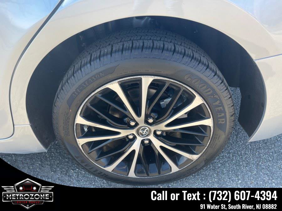 Used 2021 Toyota Camry SE FWD image 22