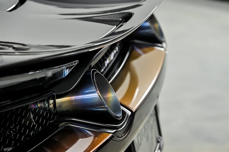 Used 2018 McLaren 720S RWD image 18