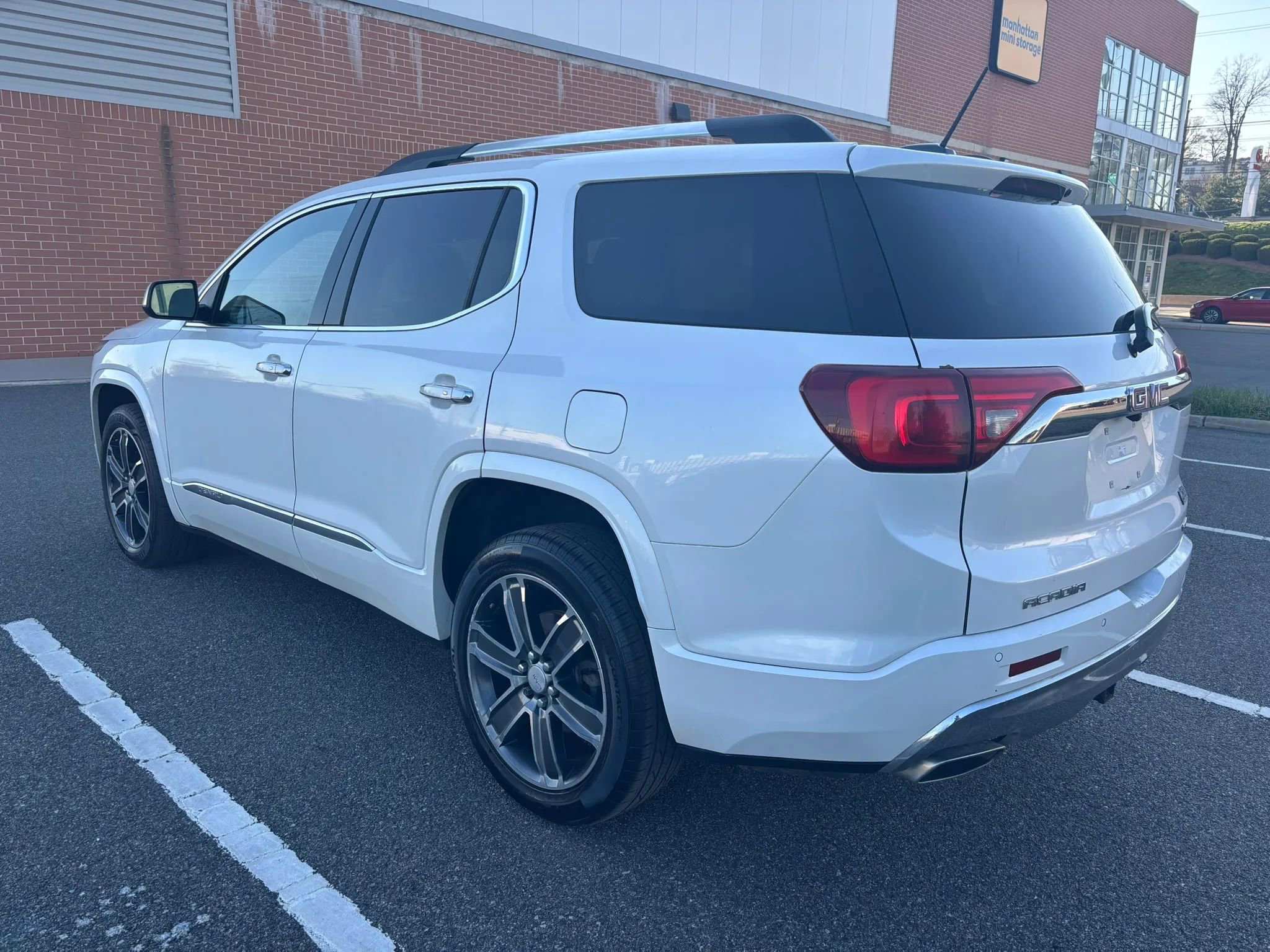 Used 2018 GMC Acadia Denali w/ Technology Package AWD/4WD image 6