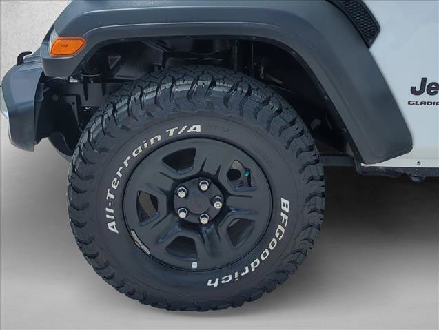 Used 2025 Jeep Gladiator Sport image 25