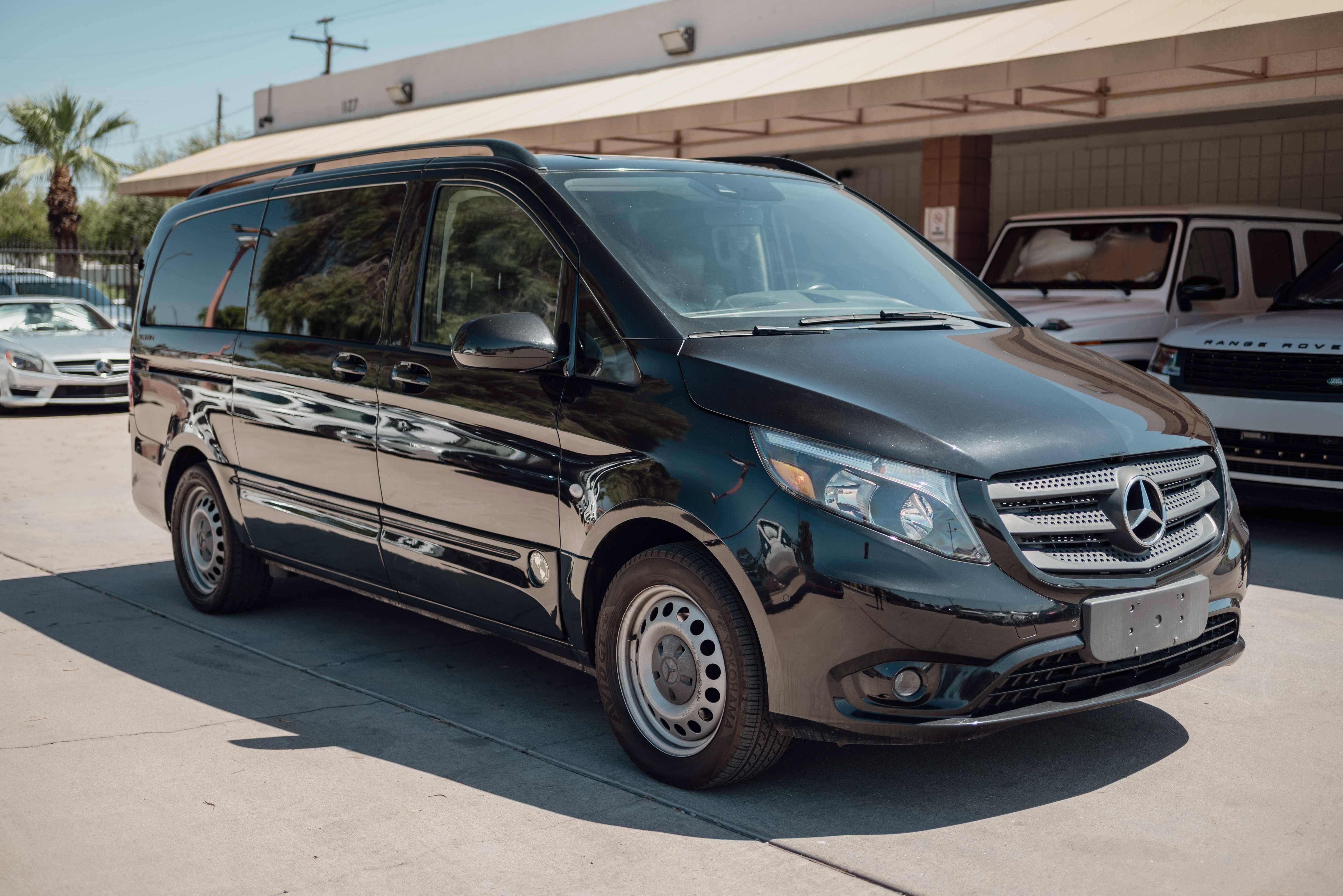 Used 2017 Mercedes-Benz Metris Passenger image 2