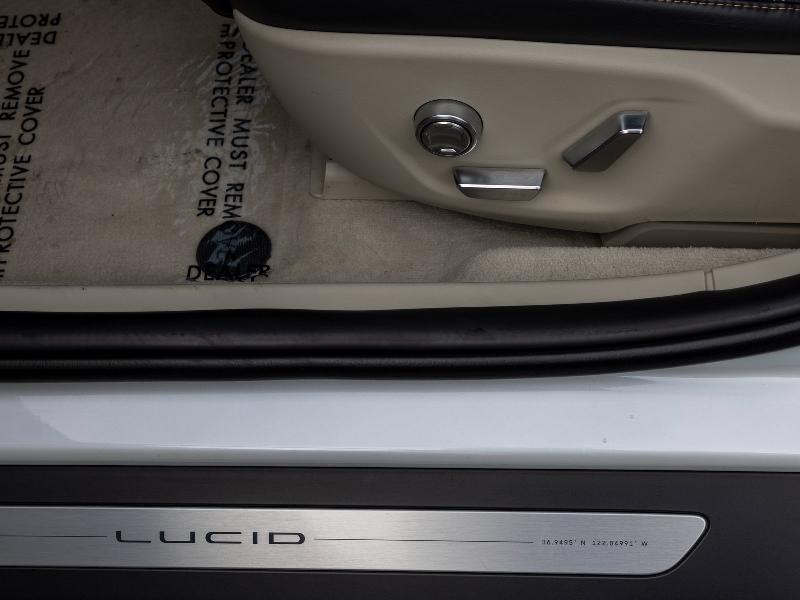 Used 2022 Lucid Air Grand Touring image 24