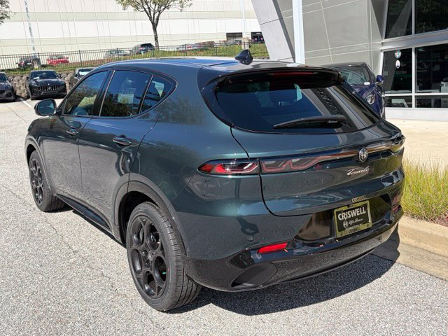 New 2026 Alfa Romeo Tonale w/ Black Premium Package AWD/4WD image 6