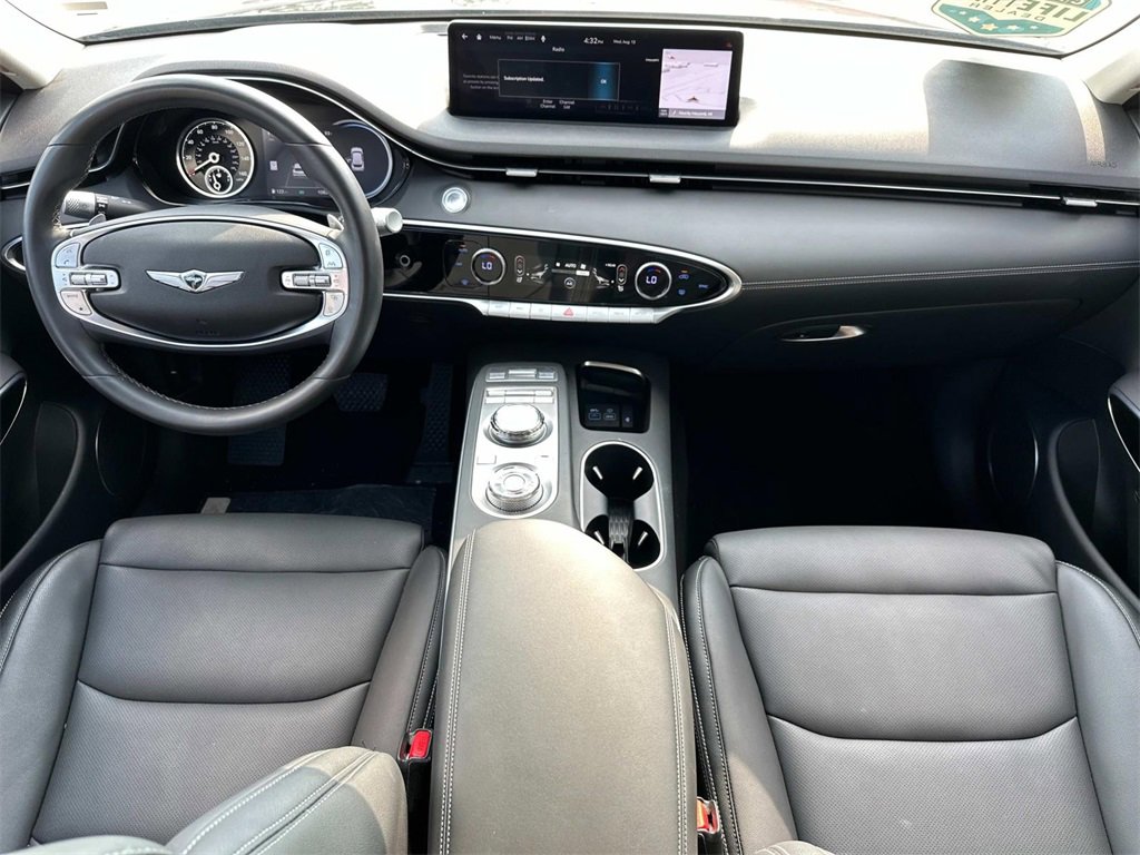 Used 2025 Genesis GV70 2.5T image 3