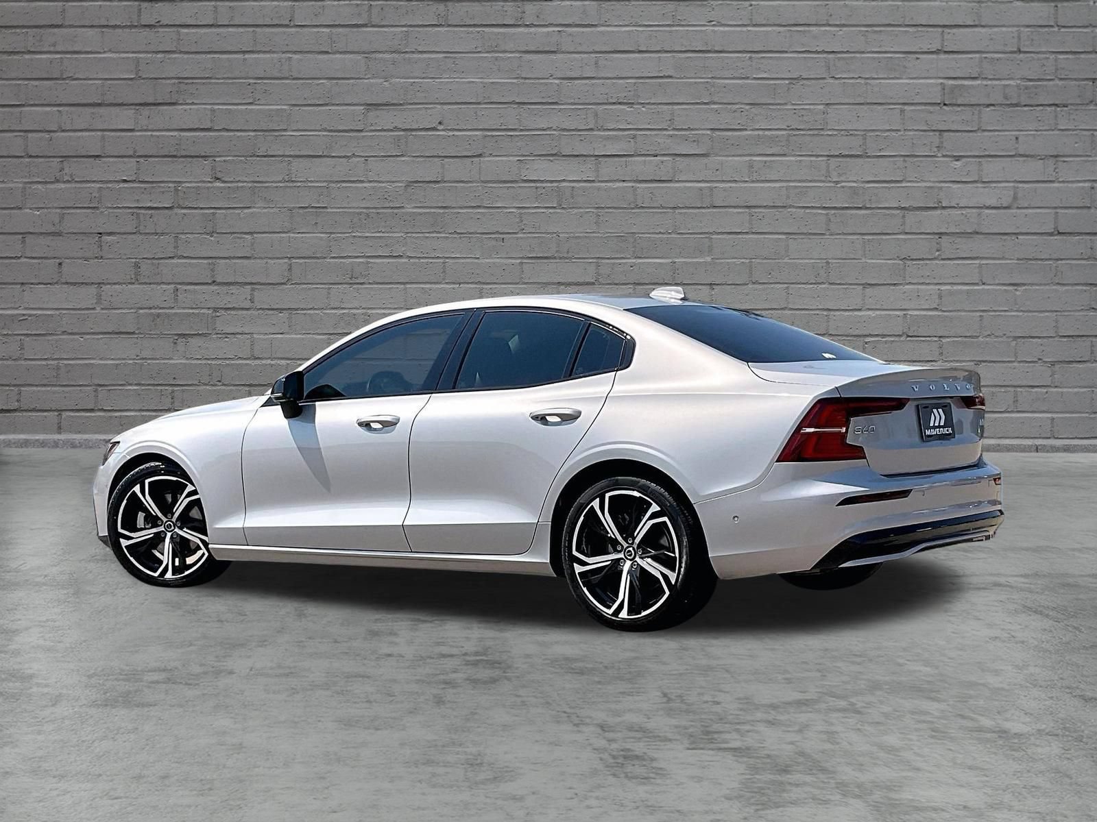 Used 2024 Volvo S60 B5 Plus FWD image 4