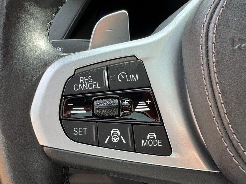 Used 2021 BMW X7 M50i w/ Dynamic Handling Package image 19