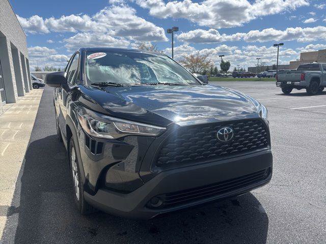Certified 2023 Toyota Corolla Cross L AWD/4WD image 3