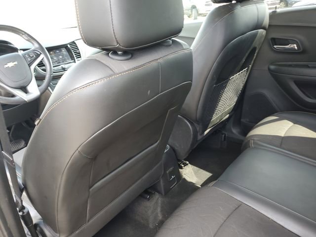 Used 2020 Chevrolet Trax LT w/ LT Convenience Package image 27