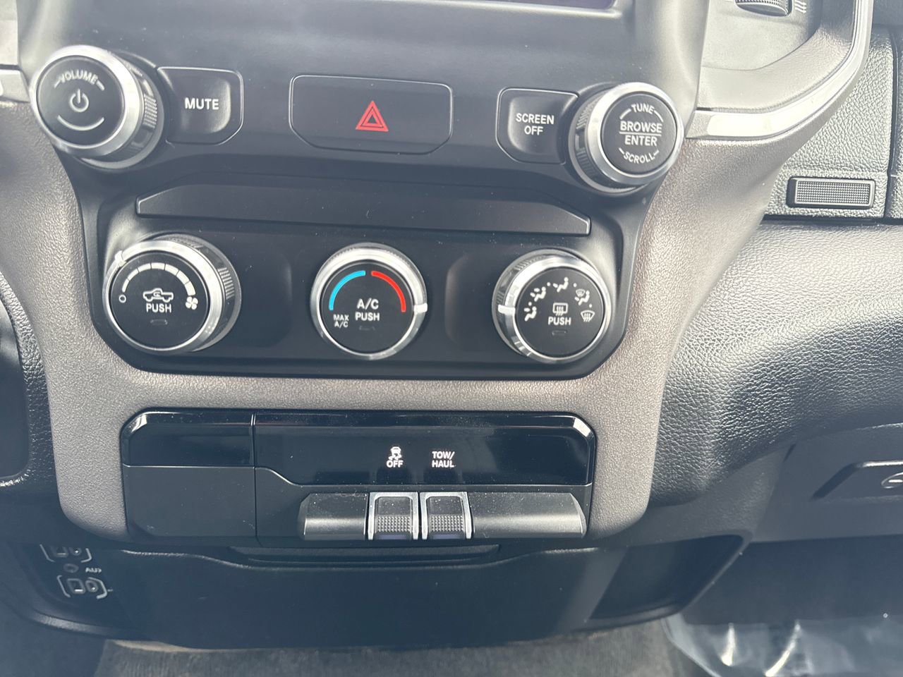 Used 2022 RAM 1500 Big Horn image 23