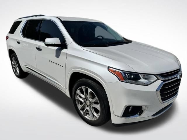 Used 2020 Chevrolet Traverse Premier FWD image 2