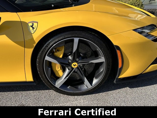 Used 2022 Ferrari SF90 Spider image 38
