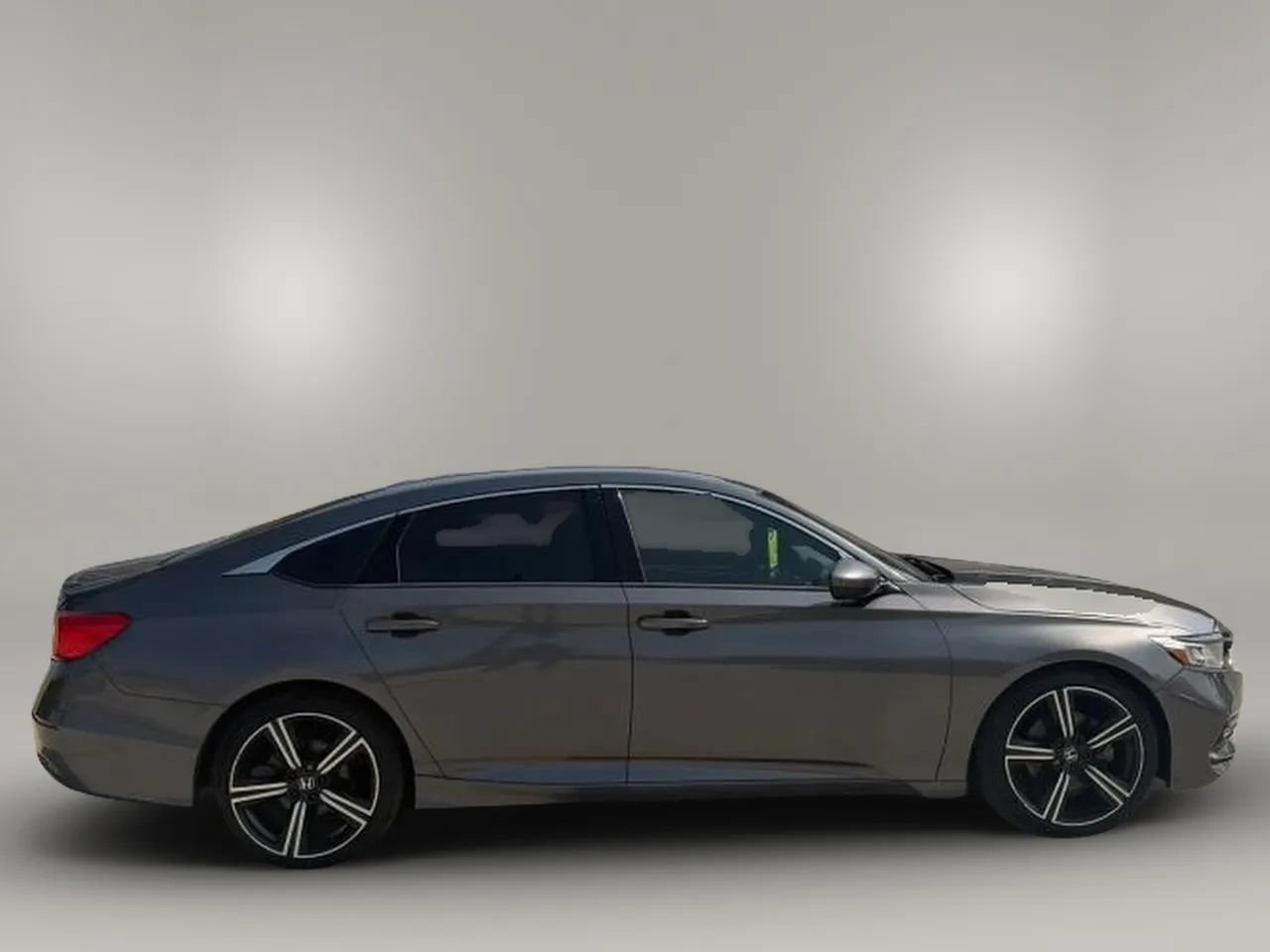 Used 2018 Honda Accord Sport image 8