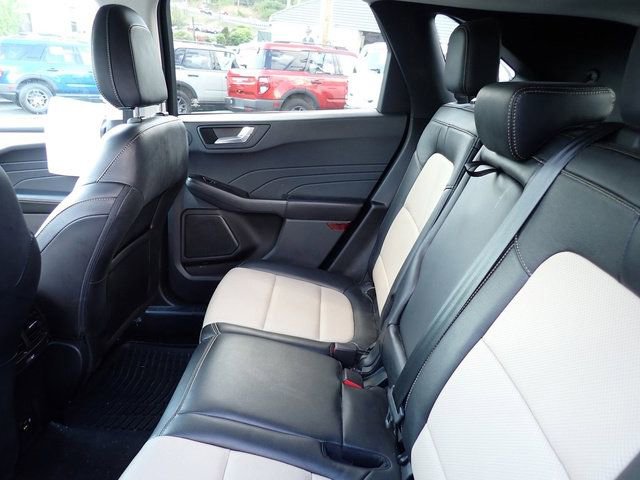 Used 2022 Ford Escape Titanium w/ Titanium Elite Package AWD/4WD image 12