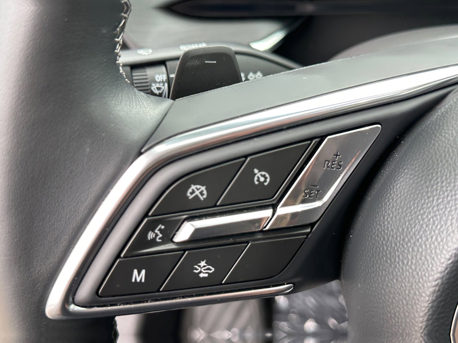 Used 2025 Buick Envision Sport Touring AWD/4WD image 29