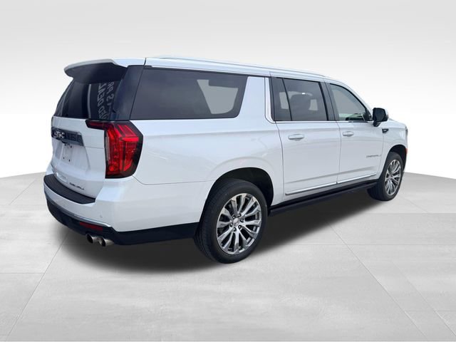Used 2022 GMC Yukon XL Denali w/ Denali Premium Package image 5