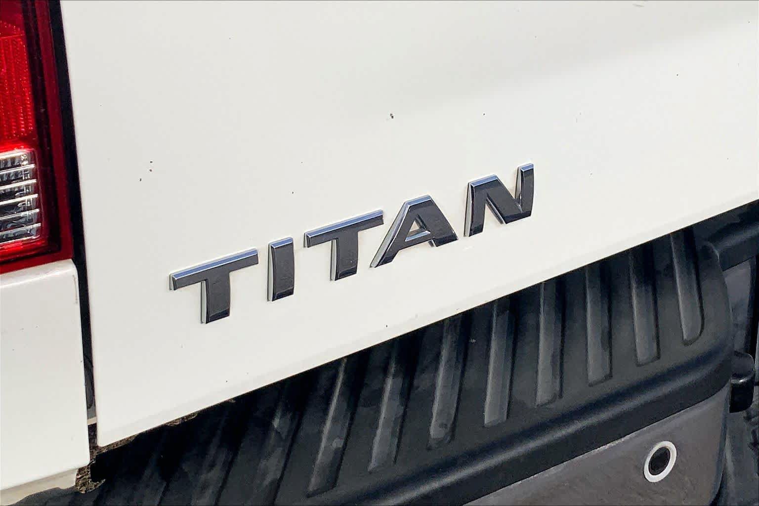 Used 2014 Nissan Titan SV w/ SV Value Truck Package RWD image 10