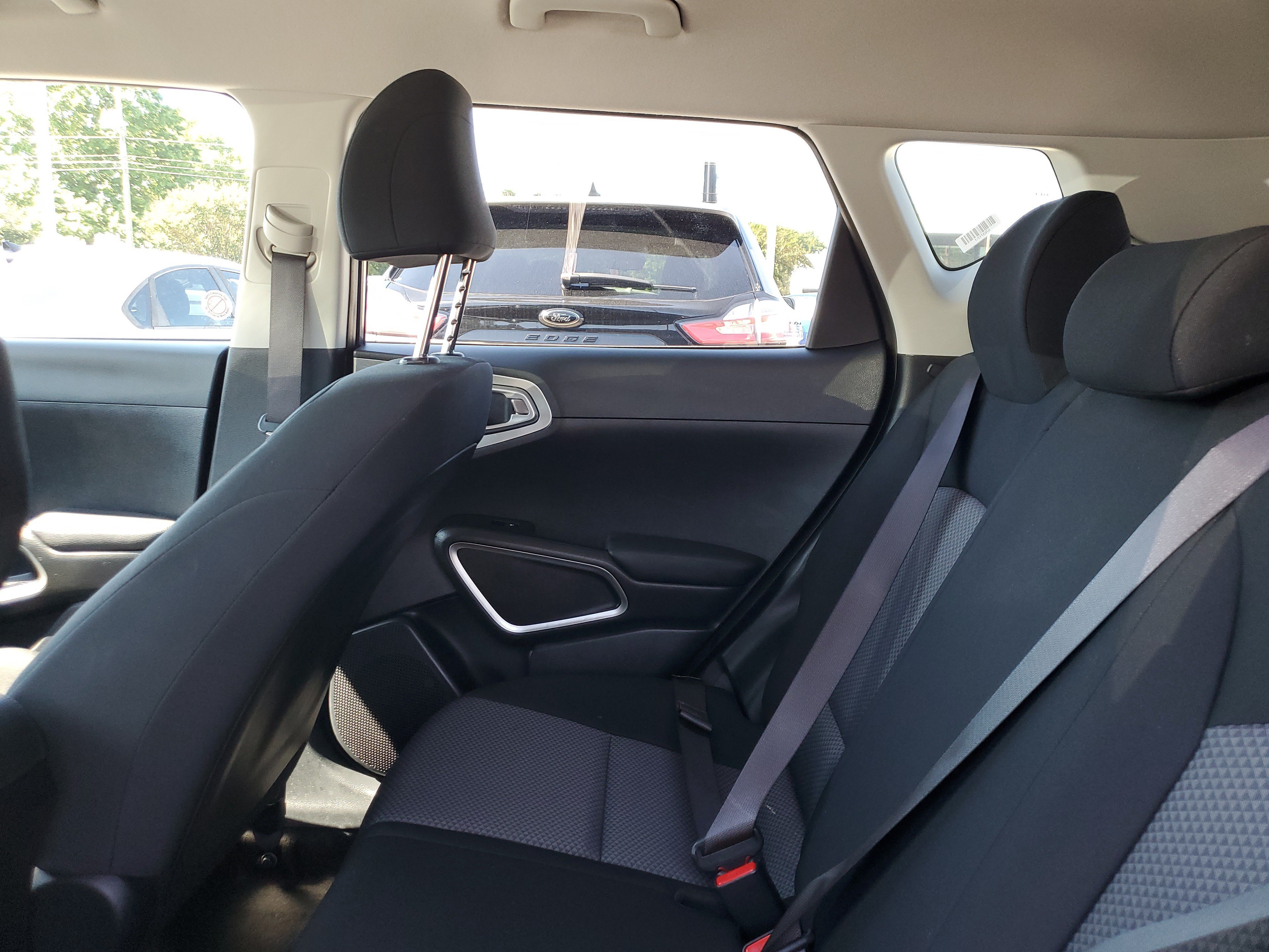 Used 2025 Kia Soul LX w/ LX Technology Package FWD image 11