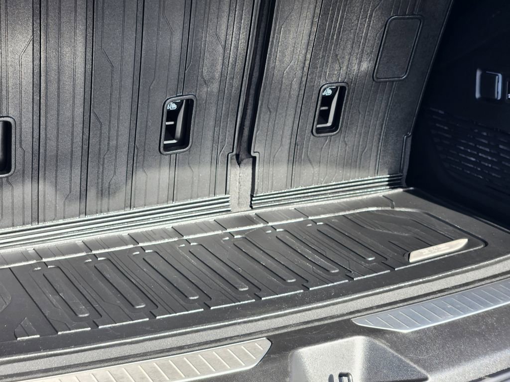 Certified 2024 GMC Yukon Denali Ultimate image 19