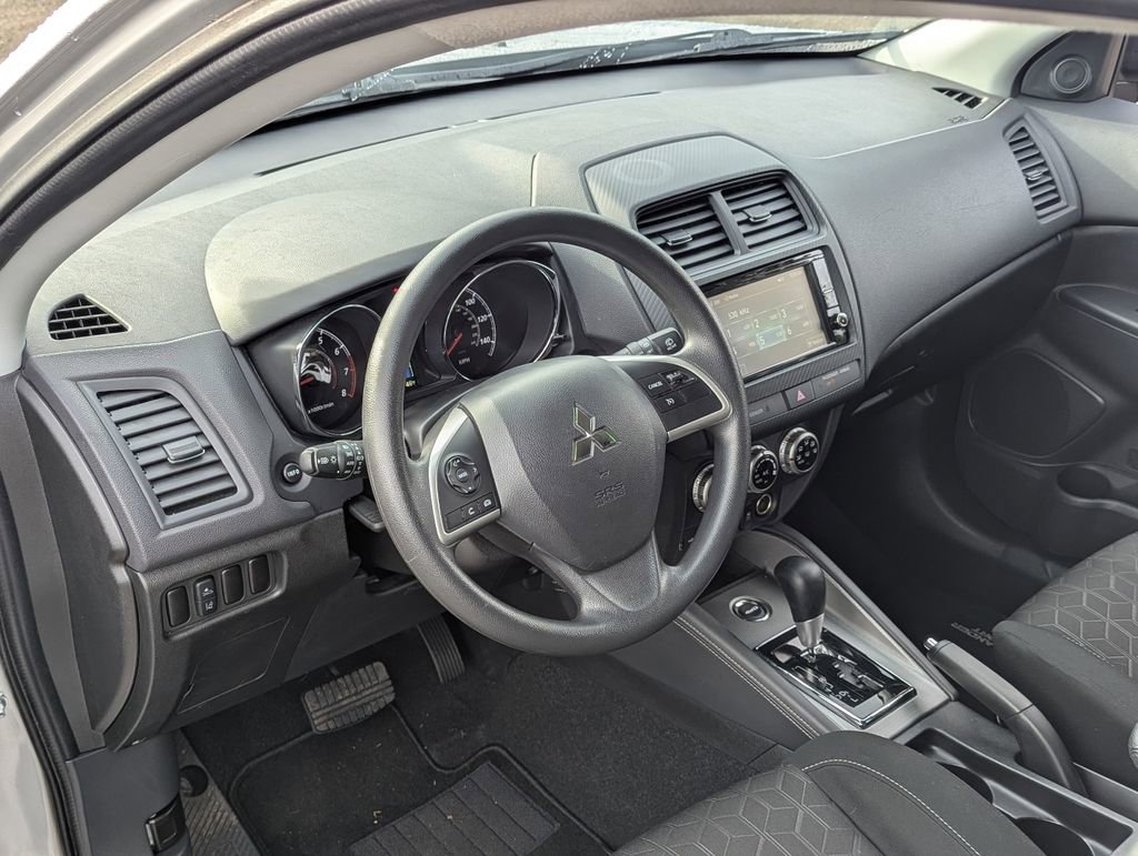 Used 2025 Mitsubishi Outlander Sport ES image 12