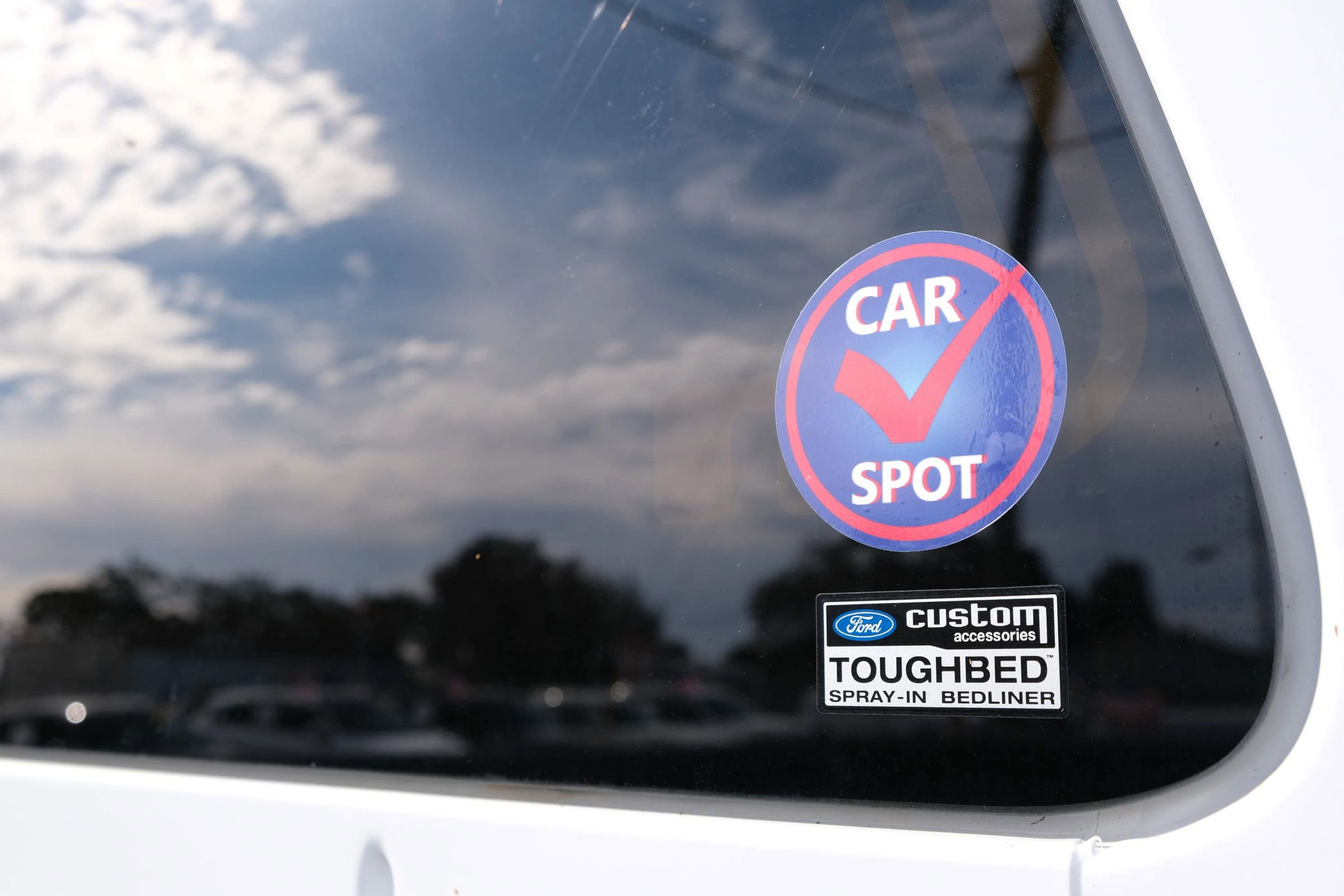 Used 2015 Ford F350 Lariat w/ Lariat Interior Package image 32