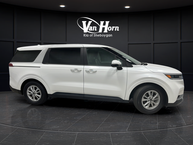 Used 2024 Kia Carnival LX FWD image 8