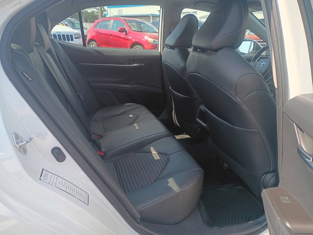 Used 2021 Toyota Camry SE FWD image 11
