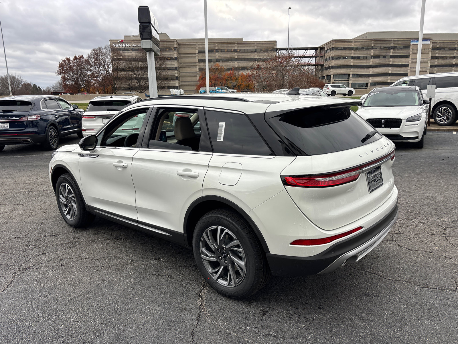 New 2026 Lincoln Corsair Premiere image 5