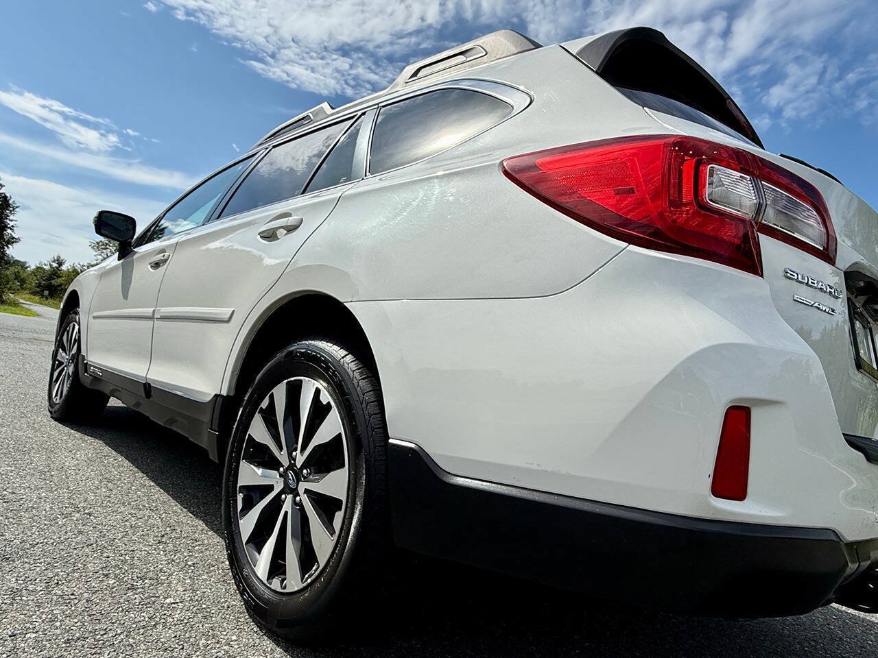 Used 2016 Subaru Outback 3.6R Limited AWD/4WD image 18
