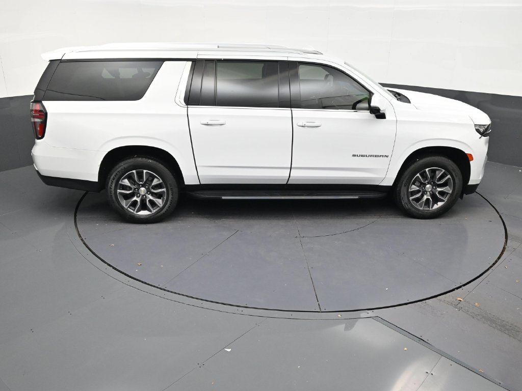 Used 2023 Chevrolet Suburban LT w/ LT Signature Package RWD image 17