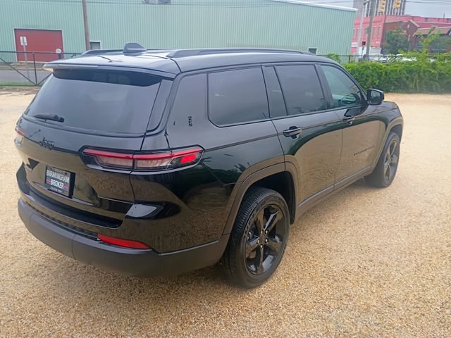 Used 2025 Jeep Grand Cherokee L Altitude RWD image 12