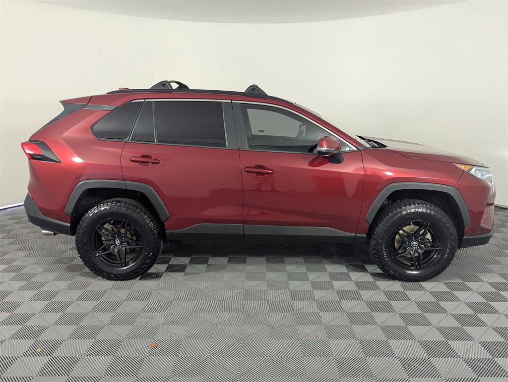 Used 2019 Toyota RAV4 XLE image 4