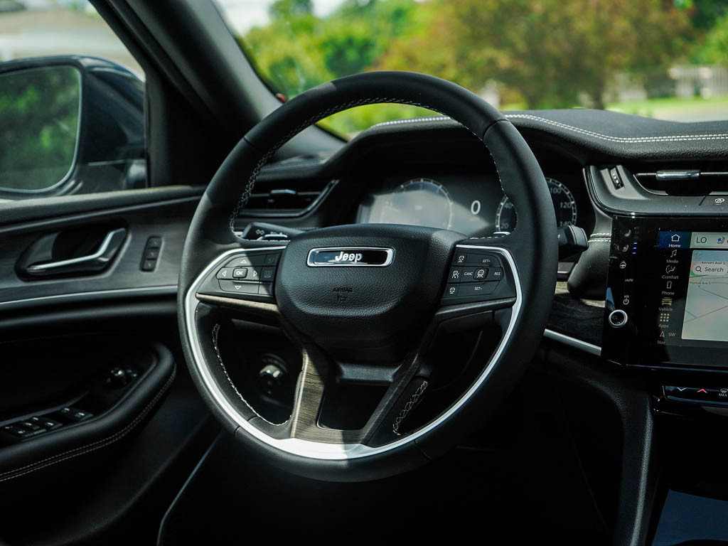New 2026 Jeep Grand Cherokee Limited AWD/4WD image 16