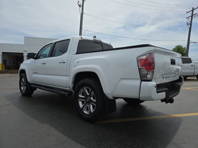 Used 2017 Toyota Tacoma Limited w/ Tow Package AWD/4WD image 5