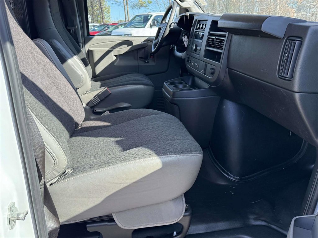 Used 2024 GMC Savana 2500 Work Van w/ Driver Convenience Package image 14