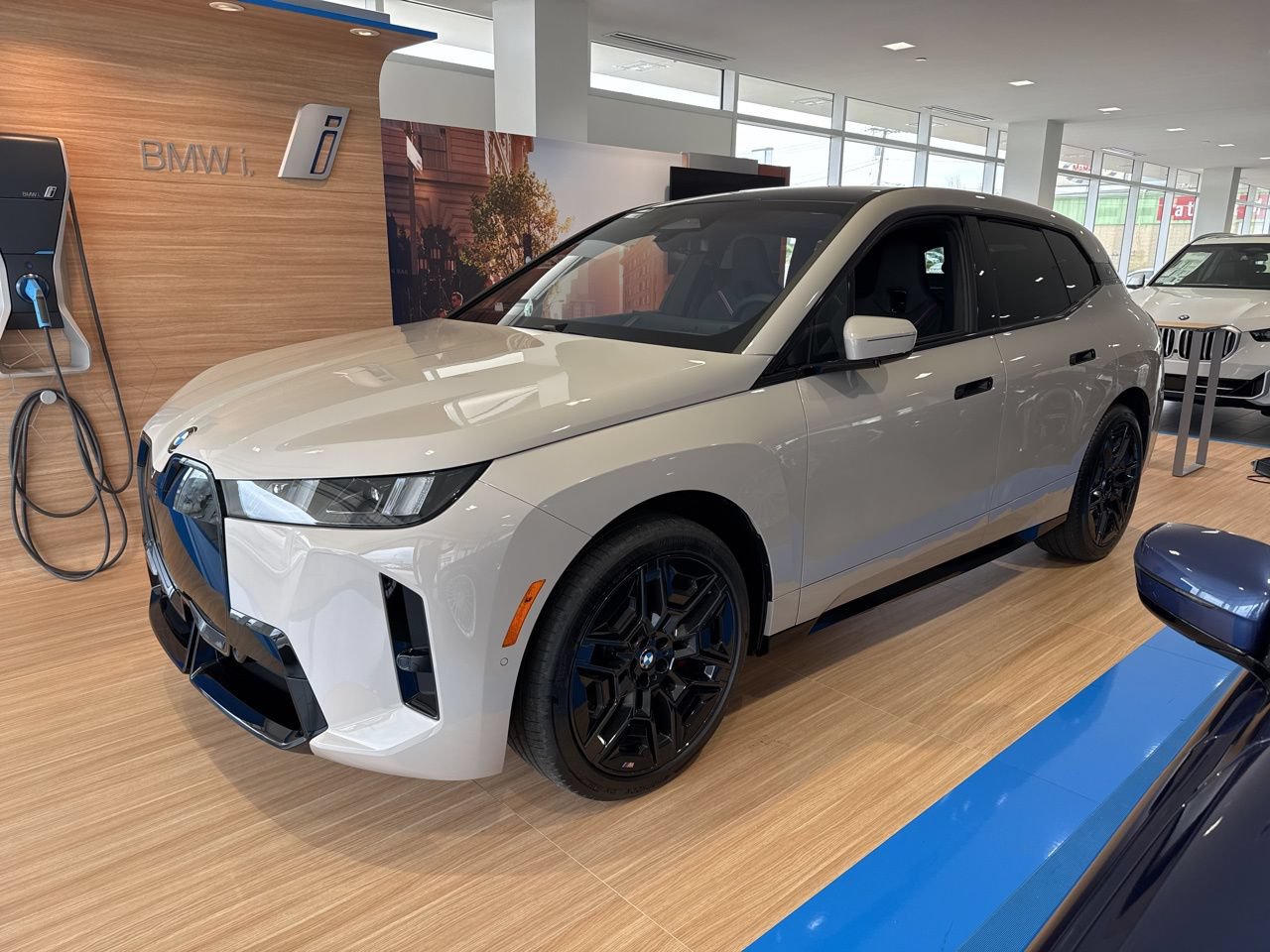 New 2026 BMW iX xDrive45 w/ M Sport Package AWD/4WD image 4