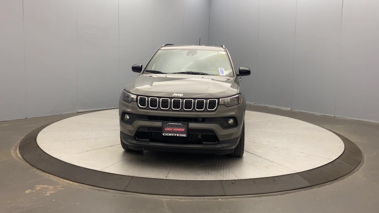 Used 2023 Jeep Compass Latitude AWD/4WD image 8