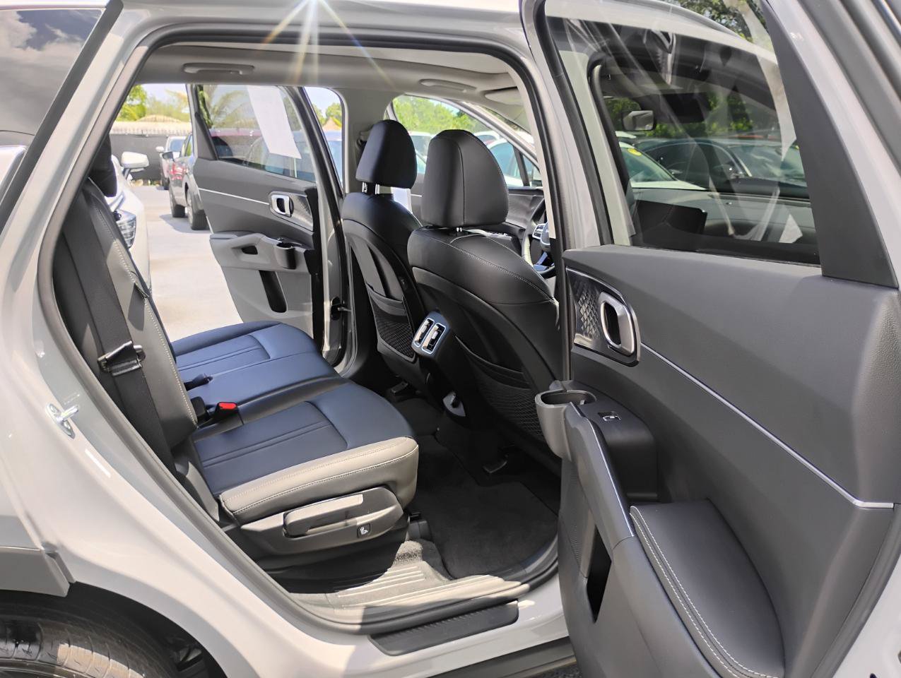 Used 2024 Kia Sorento S w/ Panoramic Sunroof Package FWD image 33