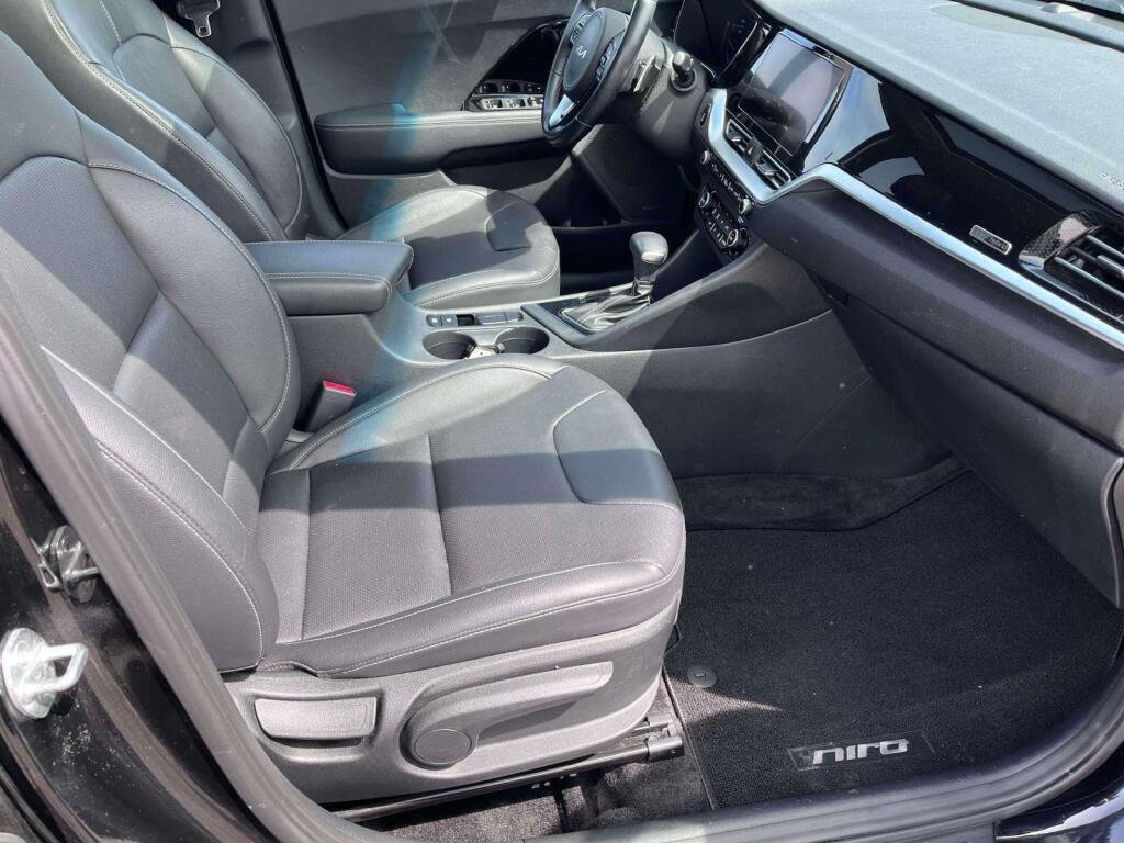 Used 2022 Kia Niro Touring Special Edition FWD image 20